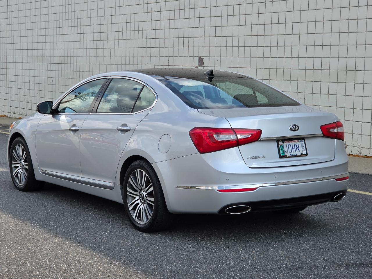 Kia Cadenza 4dr Sdn Premium 2016