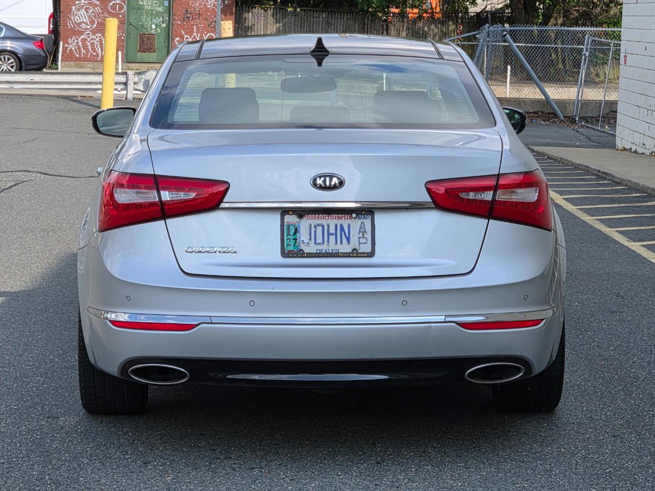 Kia Cadenza 4dr Sdn Premium 2016