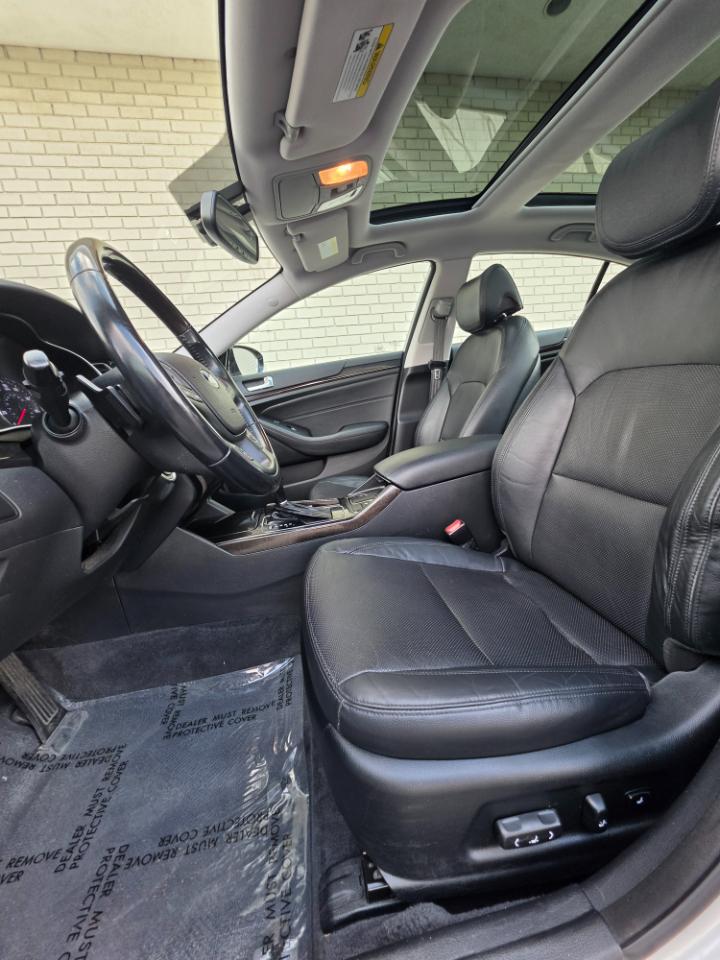 Kia Cadenza 4dr Sdn Premium 2016