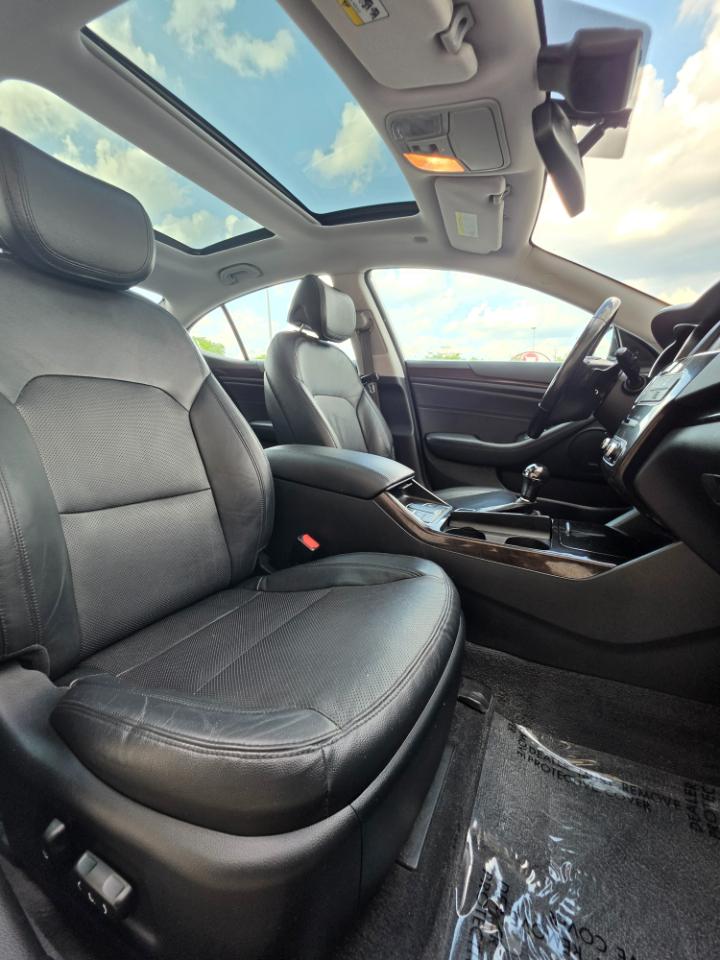 Kia Cadenza 4dr Sdn Premium 2016