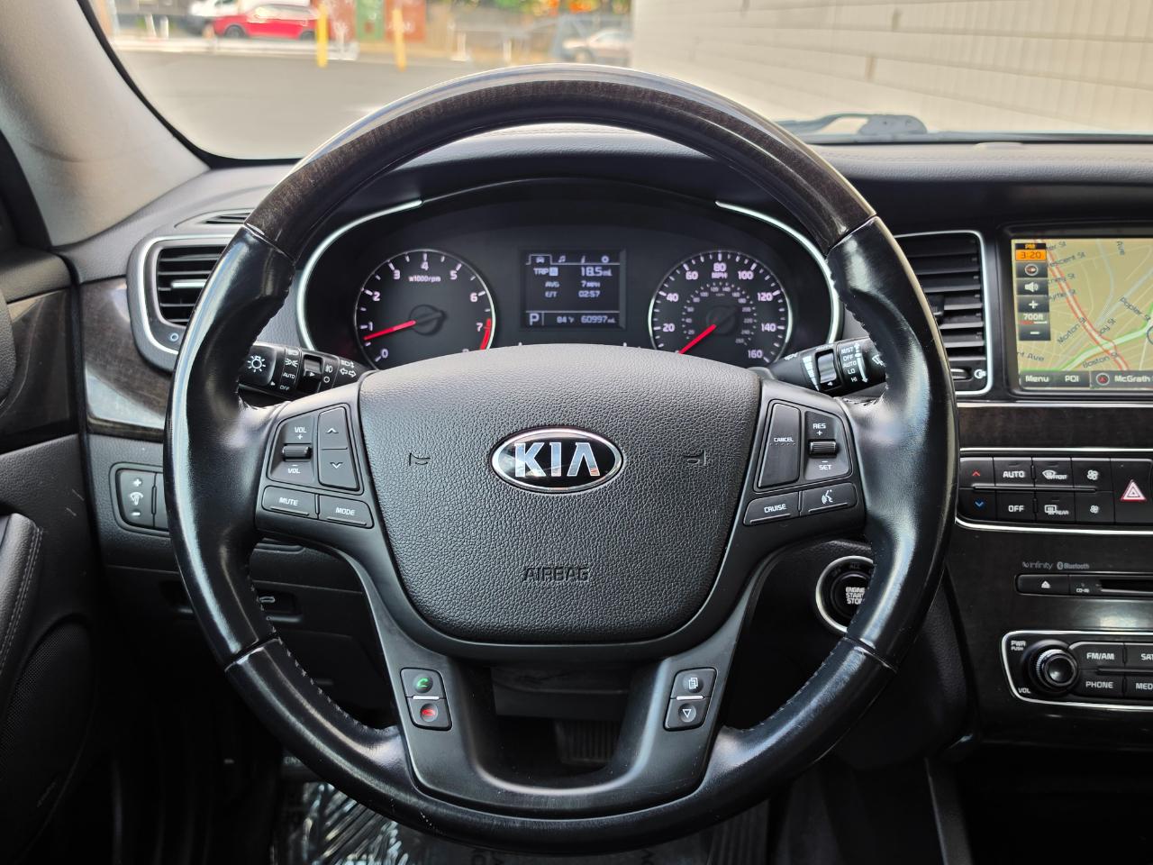 Kia Cadenza 4dr Sdn Premium 2016