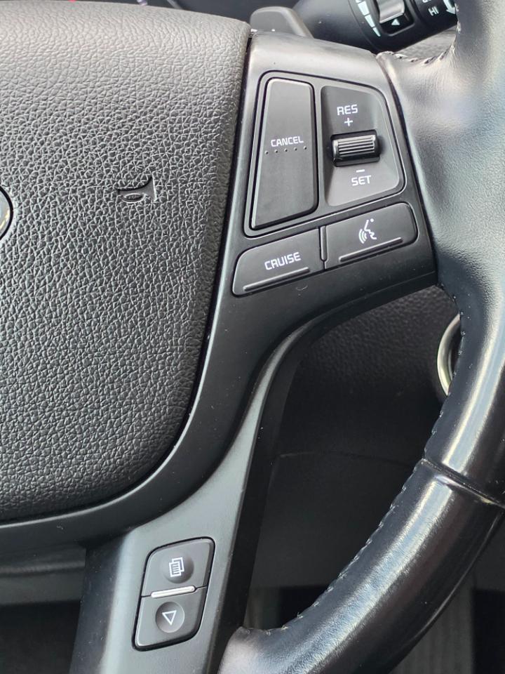 Kia Cadenza 4dr Sdn Premium 2016