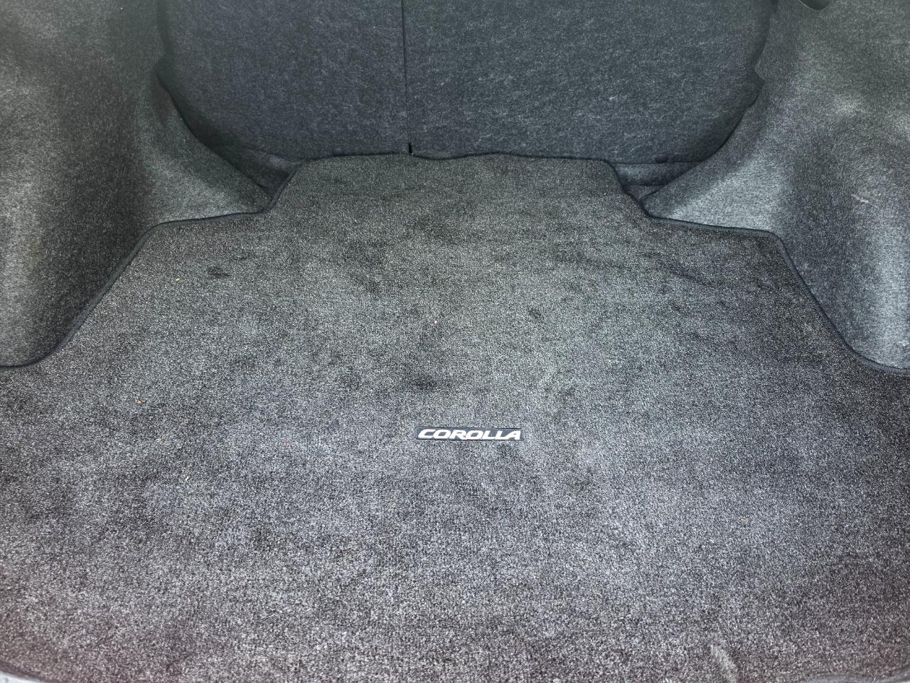 Toyota Corolla 4dr Sdn CVT LE Premium (Natl) 2015