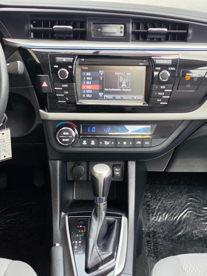 Toyota Corolla 4dr Sdn CVT LE Premium (Natl) 2015