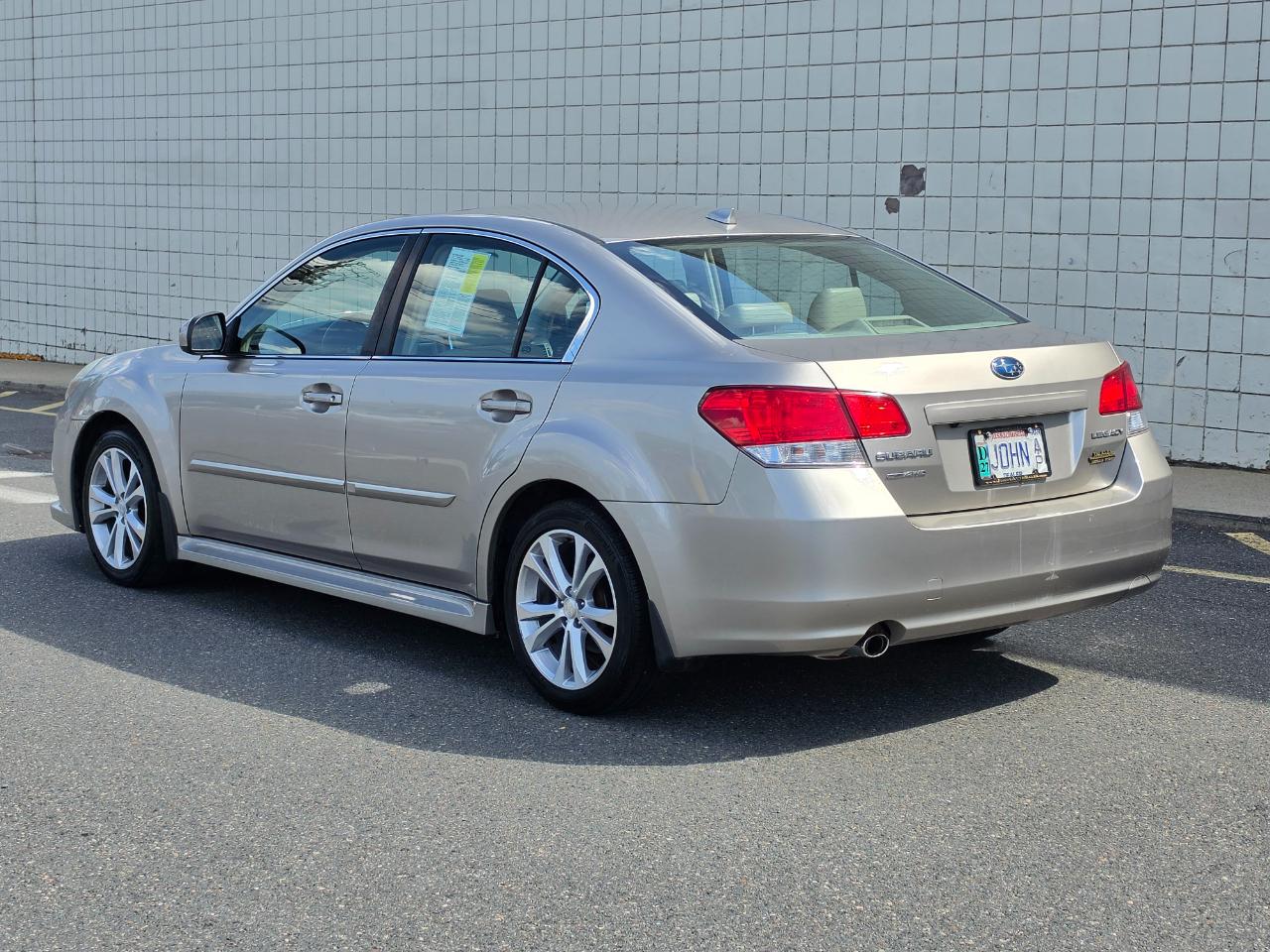 Subaru Legacy 4dr Sdn H4 Auto 2.5i Limited 2014
