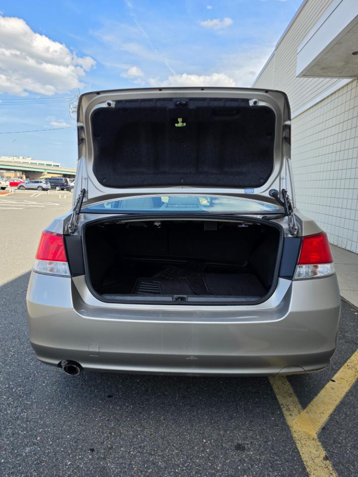 Subaru Legacy 4dr Sdn H4 Auto 2.5i Limited 2014
