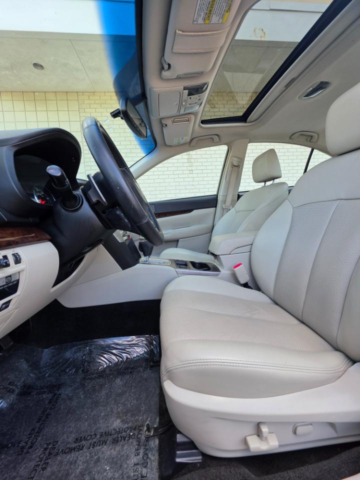 Subaru Legacy 4dr Sdn H4 Auto 2.5i Limited 2014