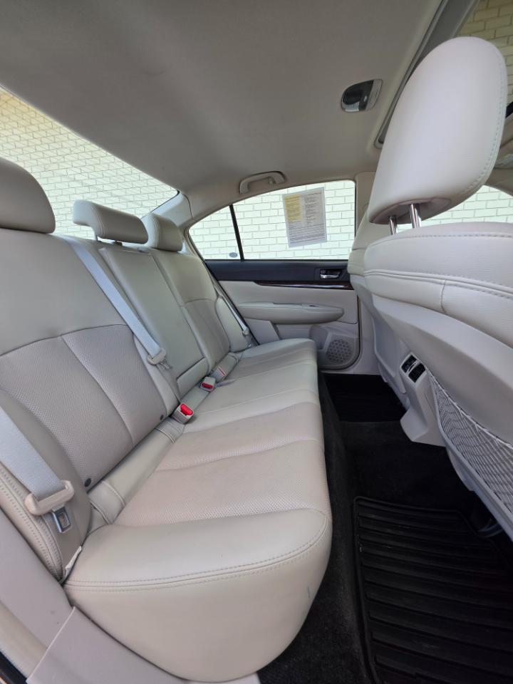 Subaru Legacy 4dr Sdn H4 Auto 2.5i Limited 2014