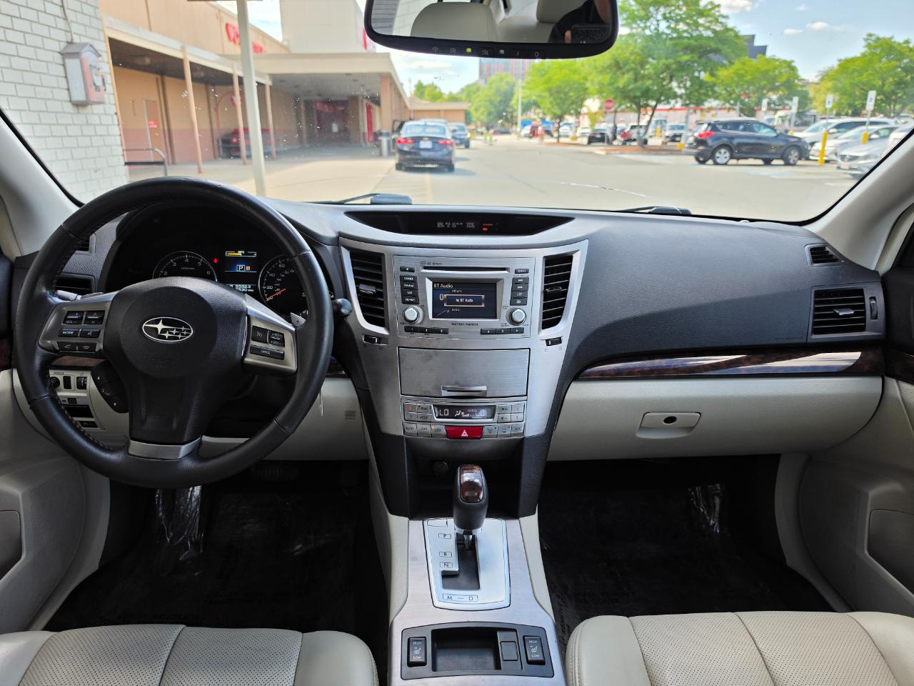 Subaru Legacy 4dr Sdn H4 Auto 2.5i Limited 2014