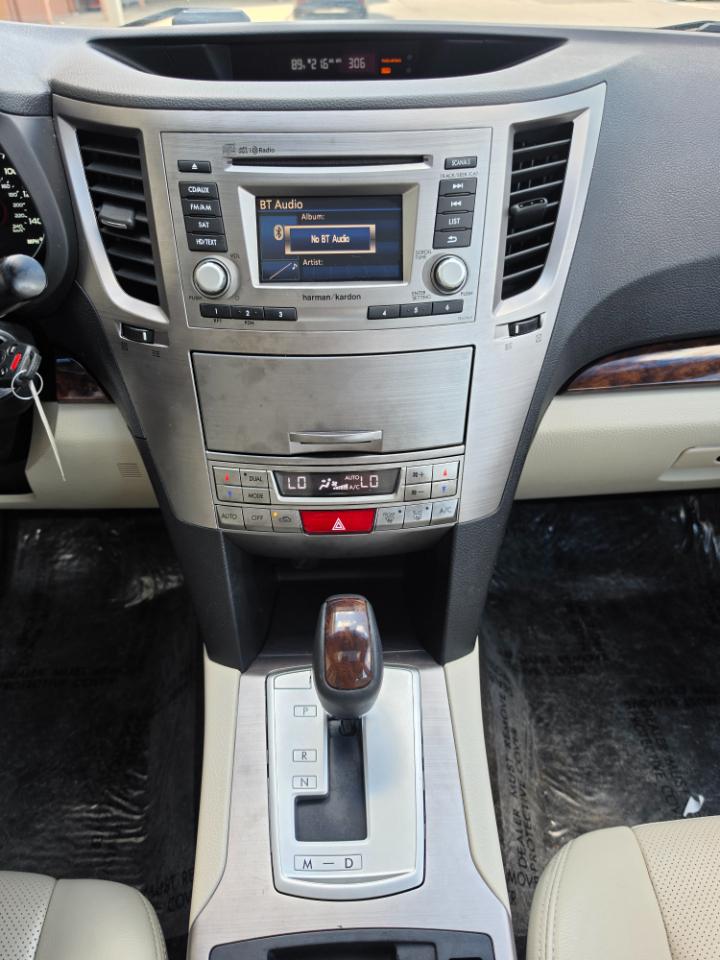 Subaru Legacy 4dr Sdn H4 Auto 2.5i Limited 2014