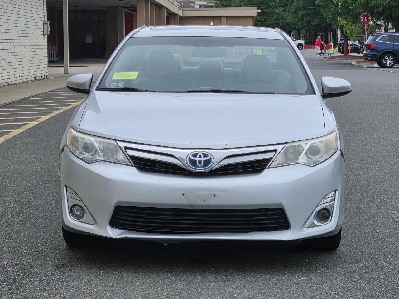 Toyota Camry Hybrid 4dr Sdn XLE (Natl) 2012