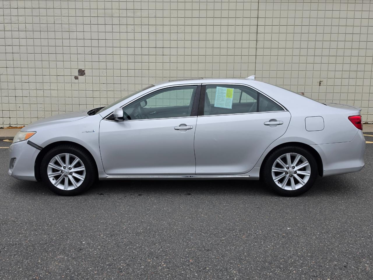 Toyota Camry Hybrid 4dr Sdn XLE (Natl) 2012