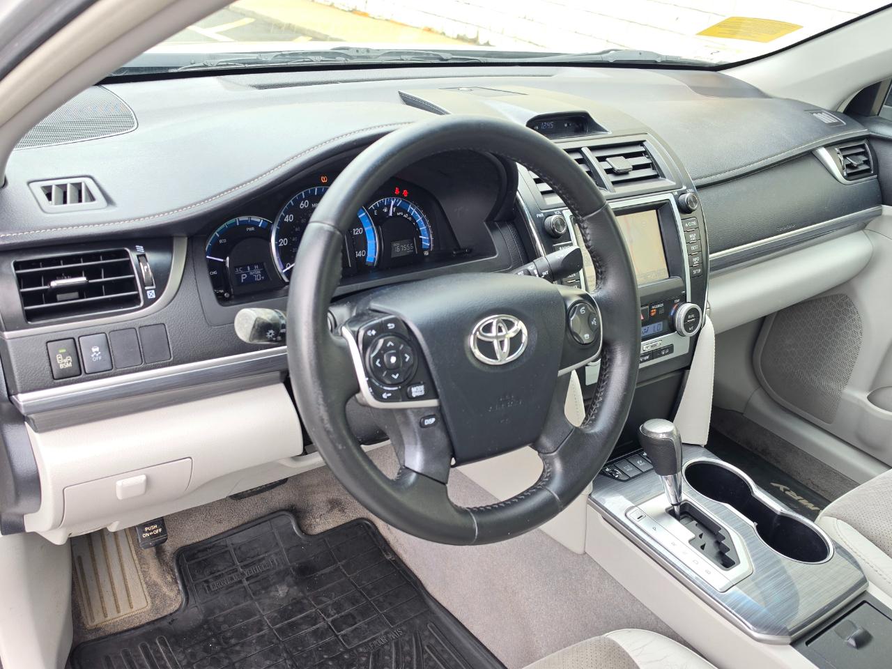 Toyota Camry Hybrid 4dr Sdn XLE (Natl) 2012