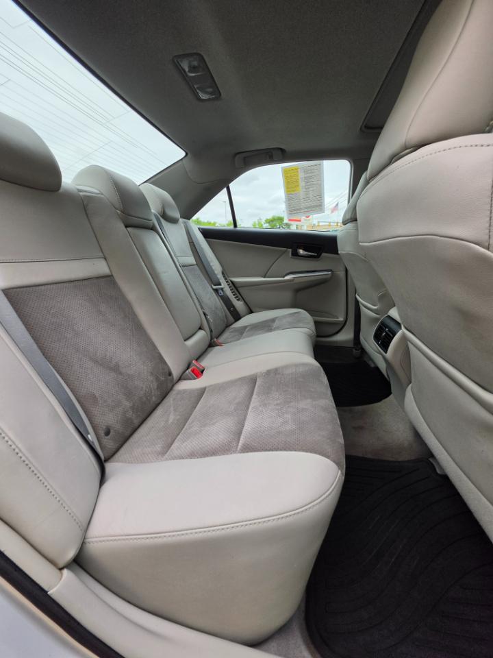 Toyota Camry Hybrid 4dr Sdn XLE (Natl) 2012