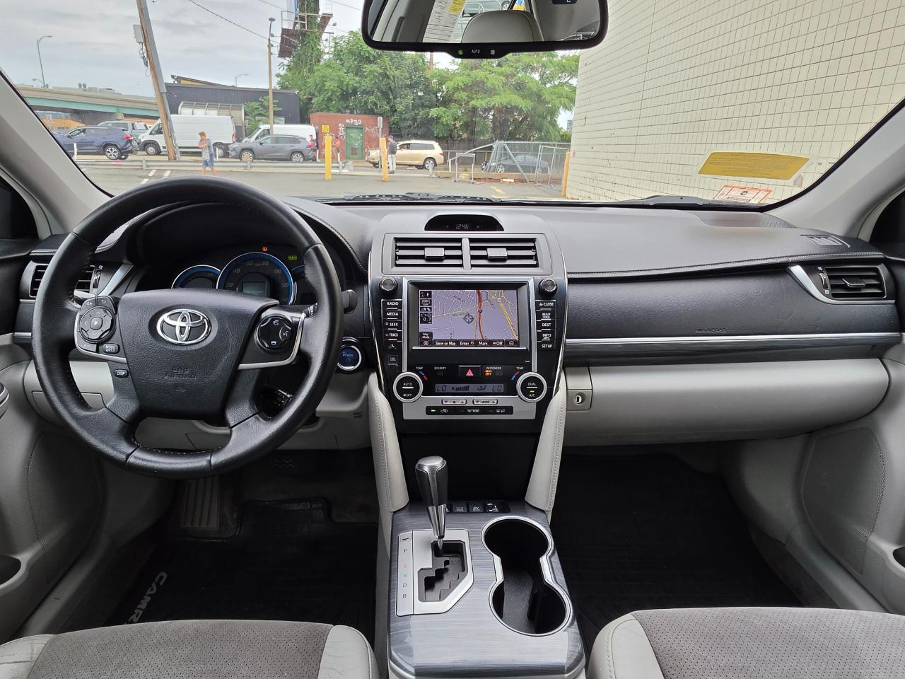 Toyota Camry Hybrid 4dr Sdn XLE (Natl) 2012