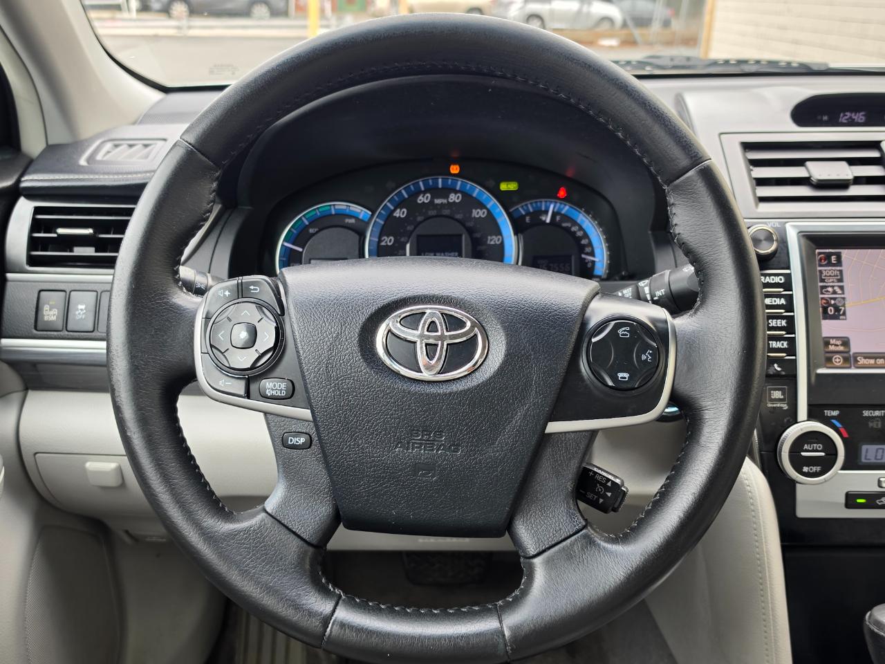 Toyota Camry Hybrid 4dr Sdn XLE (Natl) 2012
