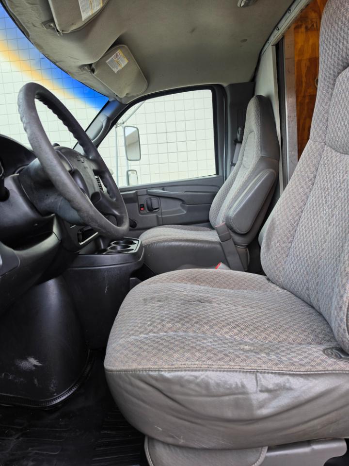 Chevrolet Express Commercial Cutaway 139" WB C6Y 2004