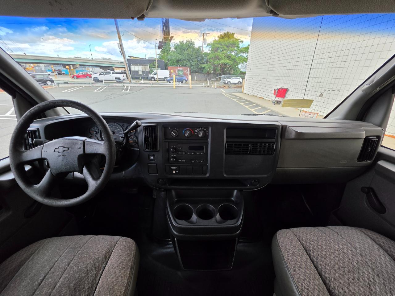 Chevrolet Express Commercial Cutaway 139" WB C6Y 2004