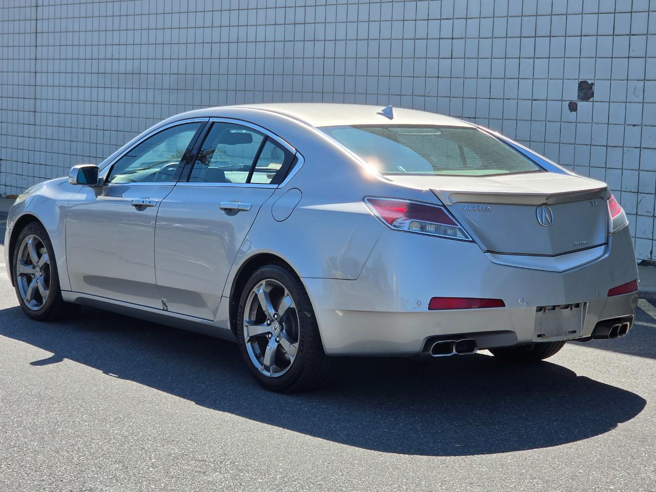 Acura TL 4dr Sdn Auto SH-AWD Tech 2010
