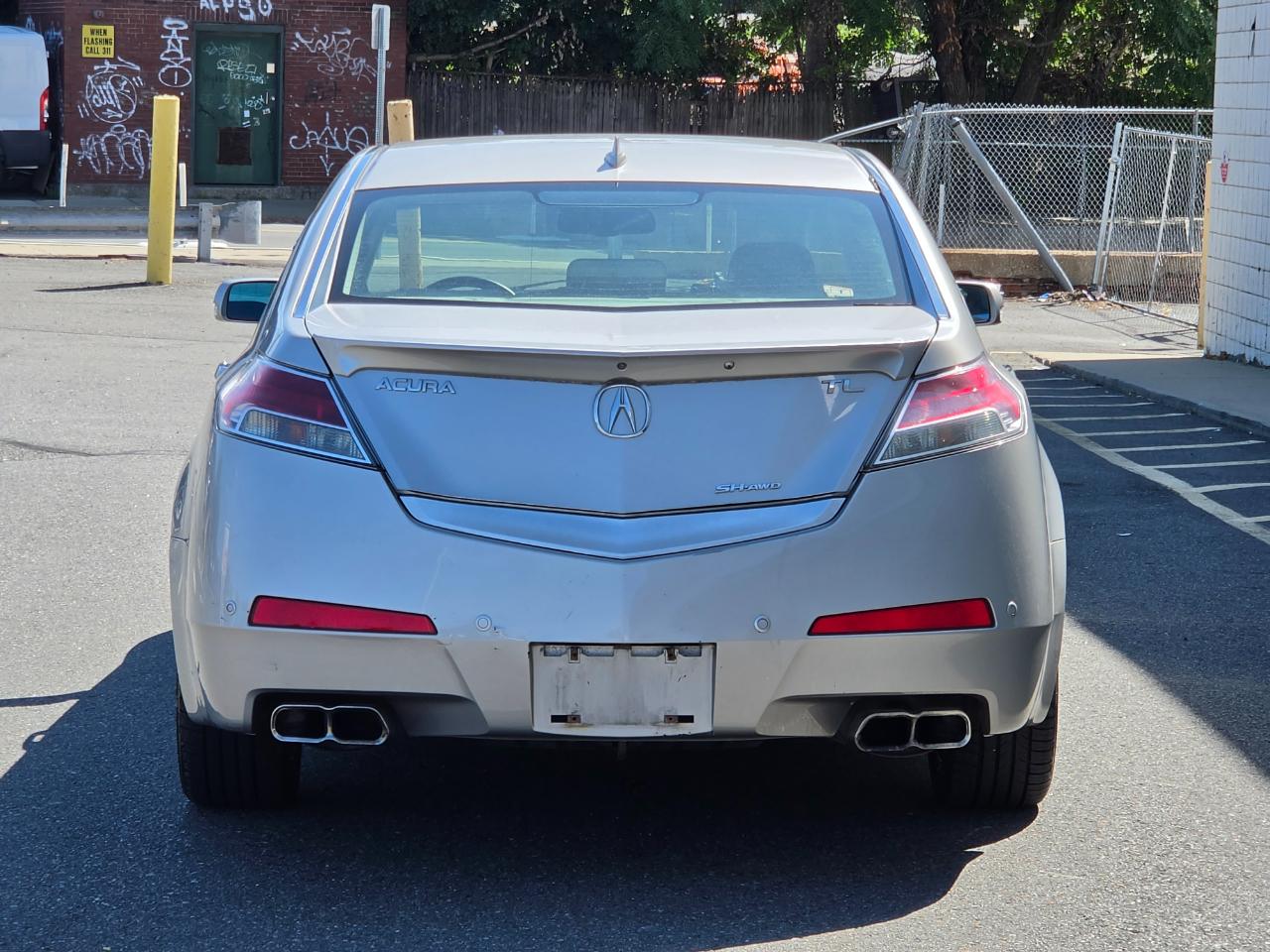 Acura TL 4dr Sdn Auto SH-AWD Tech 2010