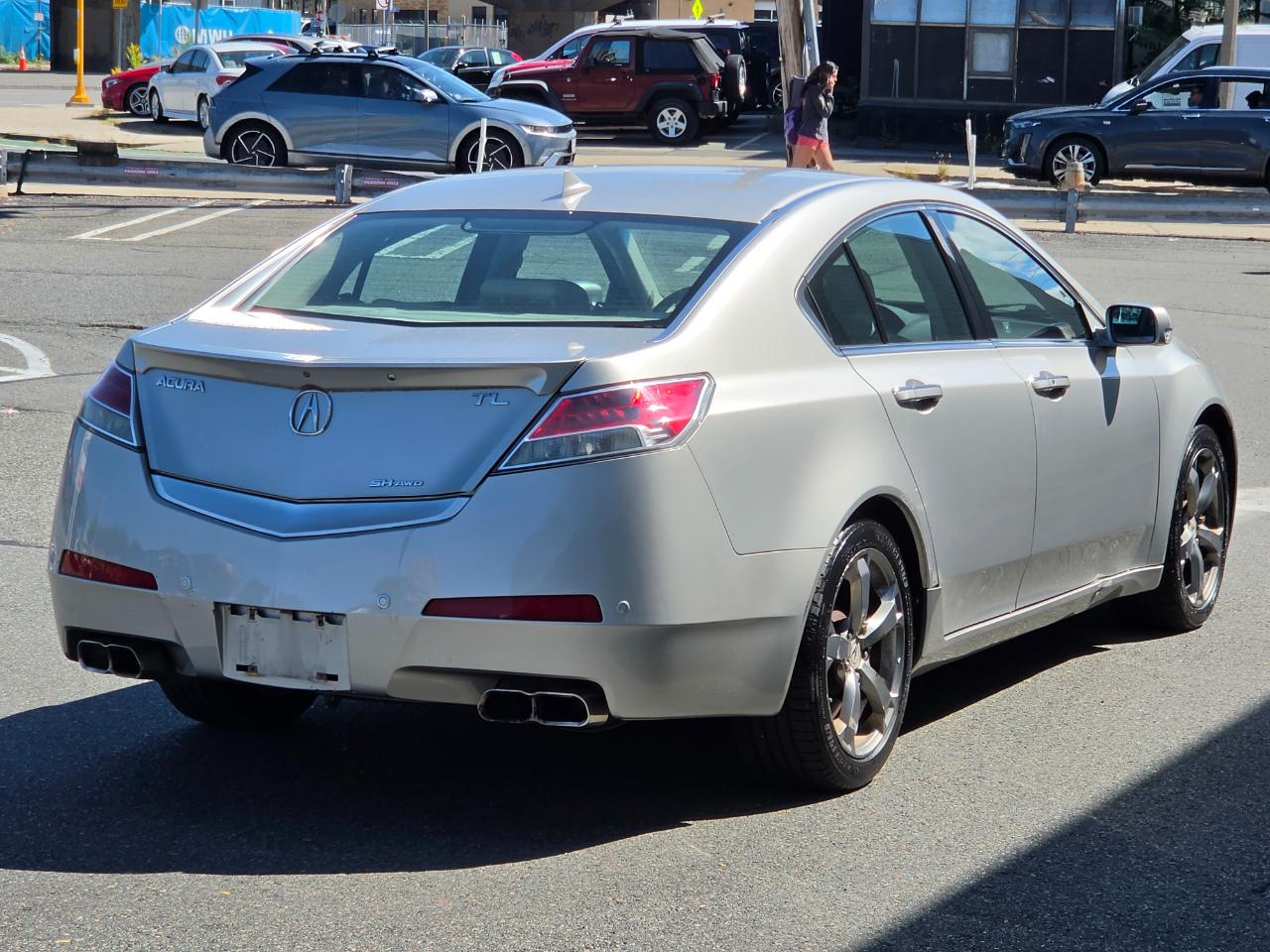 Acura TL 4dr Sdn Auto SH-AWD Tech 2010