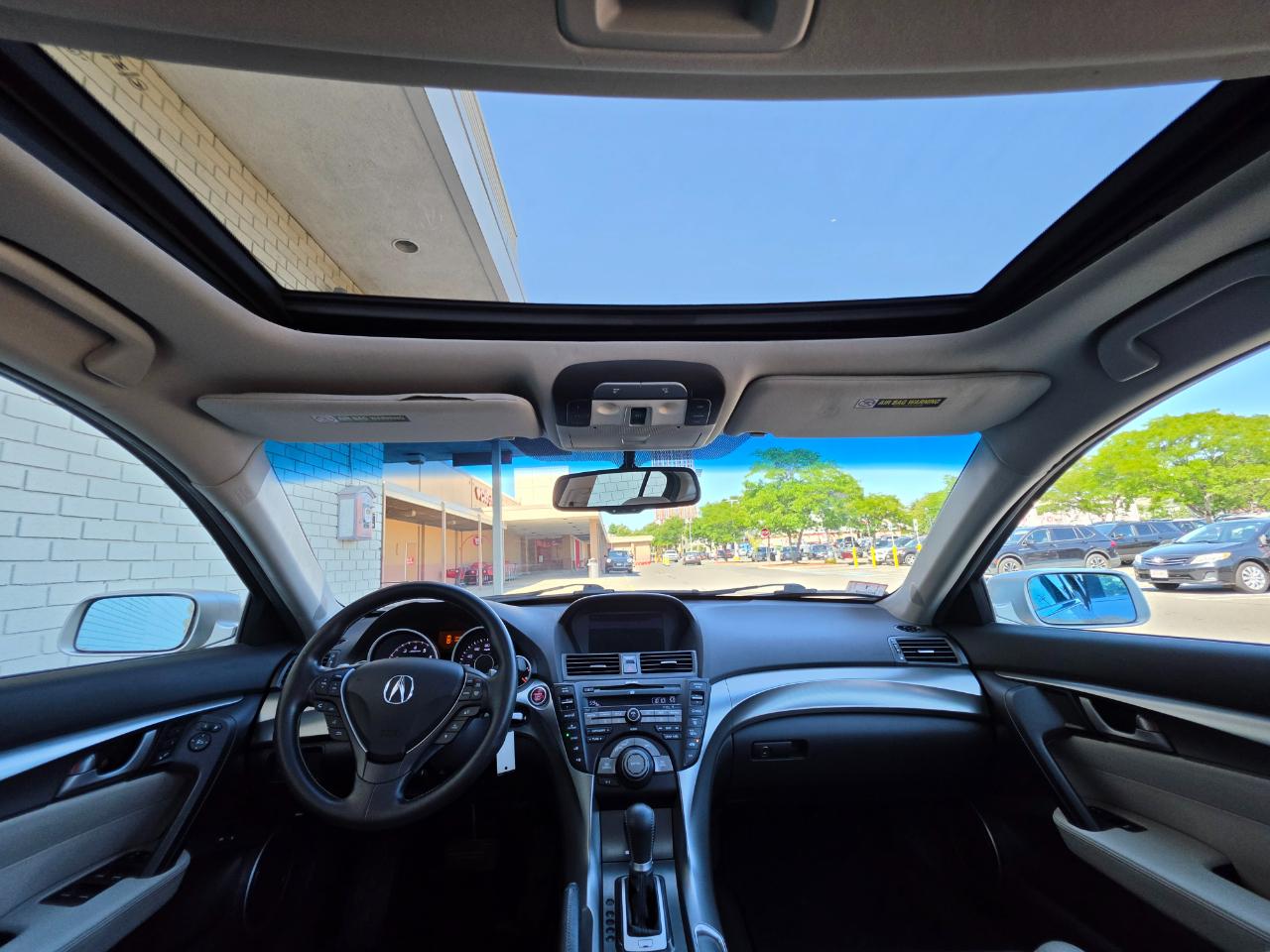 Acura TL 4dr Sdn Auto SH-AWD Tech 2010