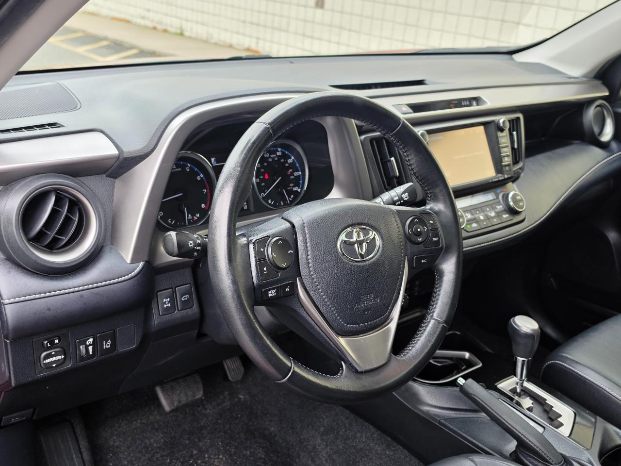 Toyota RAV4 Limited AWD (Natl) 2018