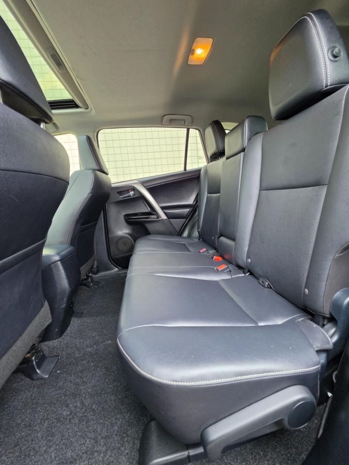 Toyota RAV4 Limited AWD (Natl) 2018