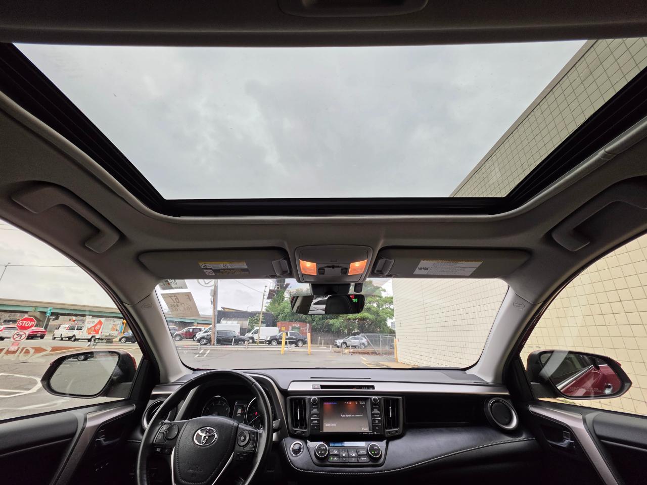 Toyota RAV4 Limited AWD (Natl) 2018