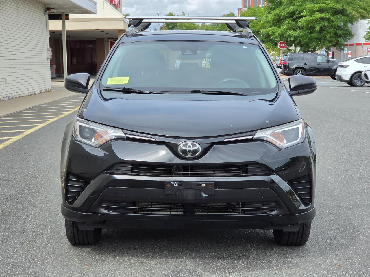 Toyota RAV4 LE AWD (Natl) 2017