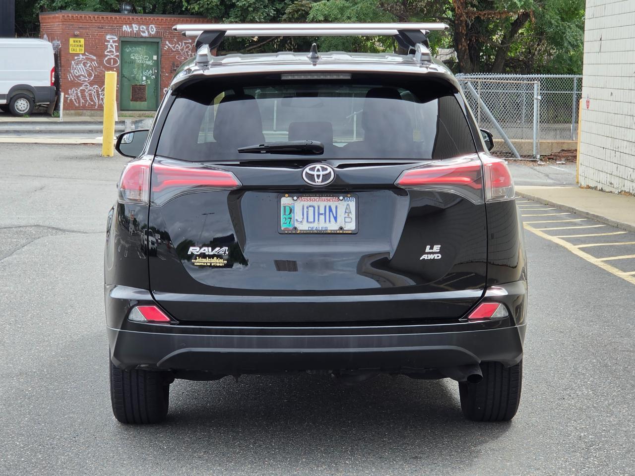 Toyota RAV4 LE AWD (Natl) 2017