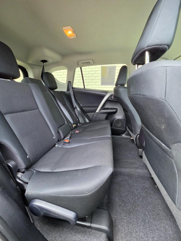 Toyota RAV4 LE AWD (Natl) 2017