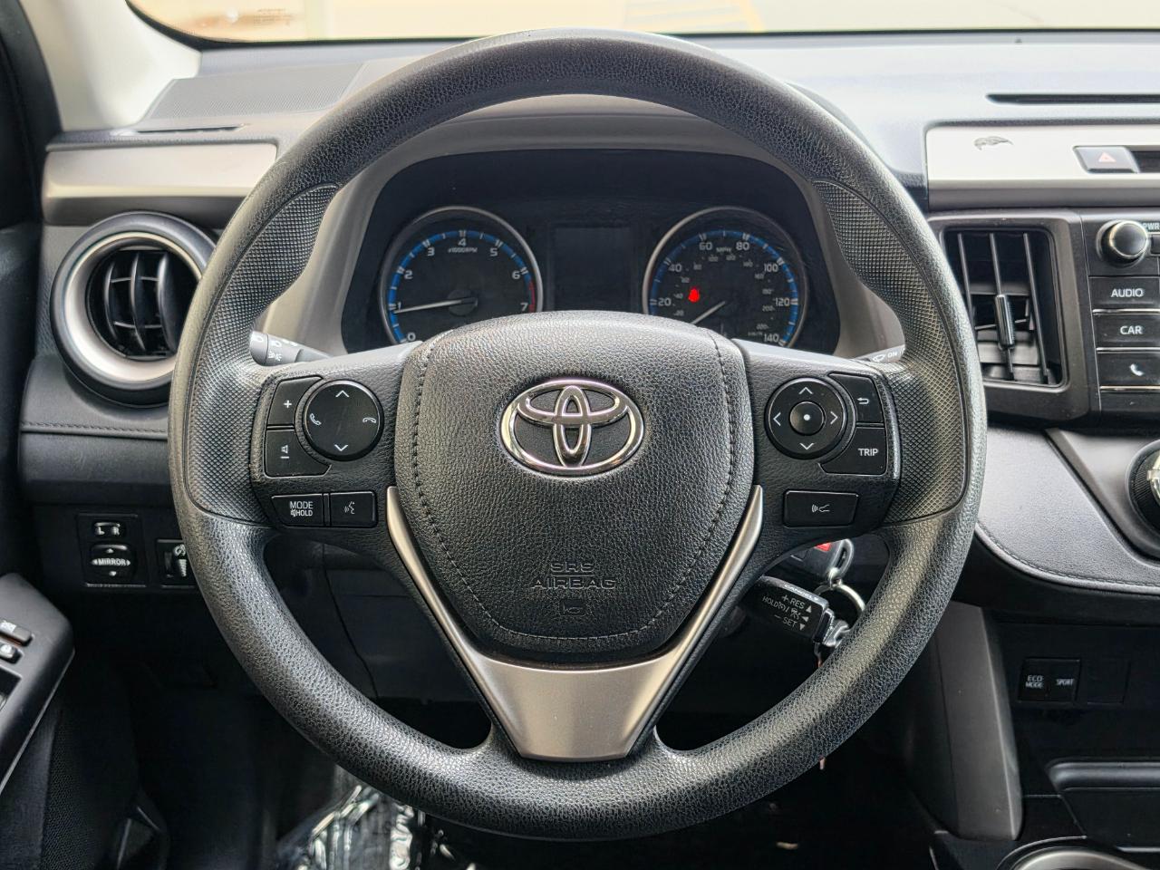 Toyota RAV4 LE AWD (Natl) 2017