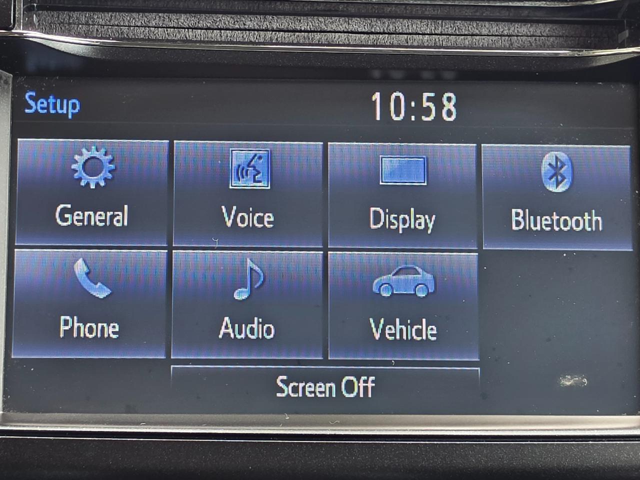 Toyota RAV4 LE AWD (Natl) 2017