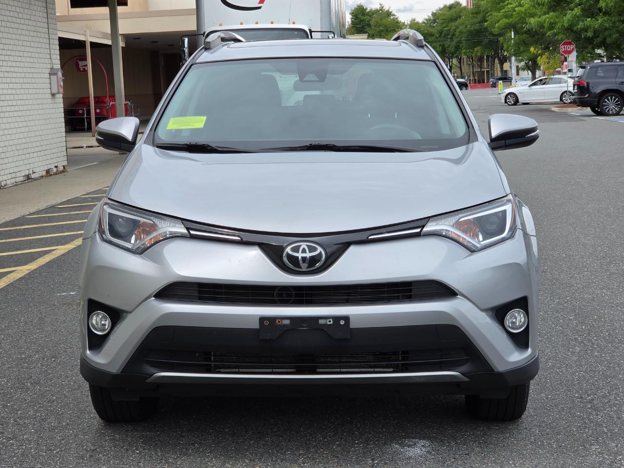 Toyota RAV4 XLE AWD (Natl) 2017