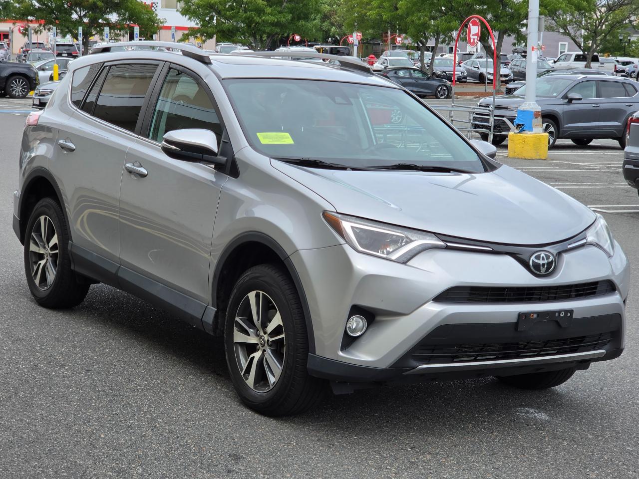 Toyota RAV4 XLE AWD (Natl) 2017