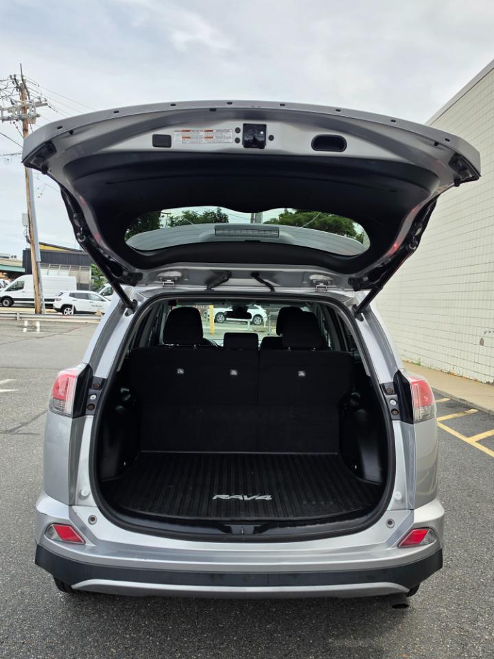 Toyota RAV4 XLE AWD (Natl) 2017