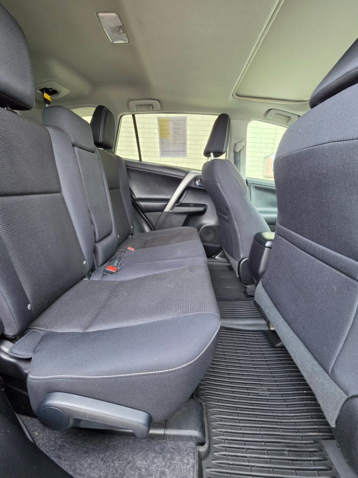 Toyota RAV4 XLE AWD (Natl) 2017