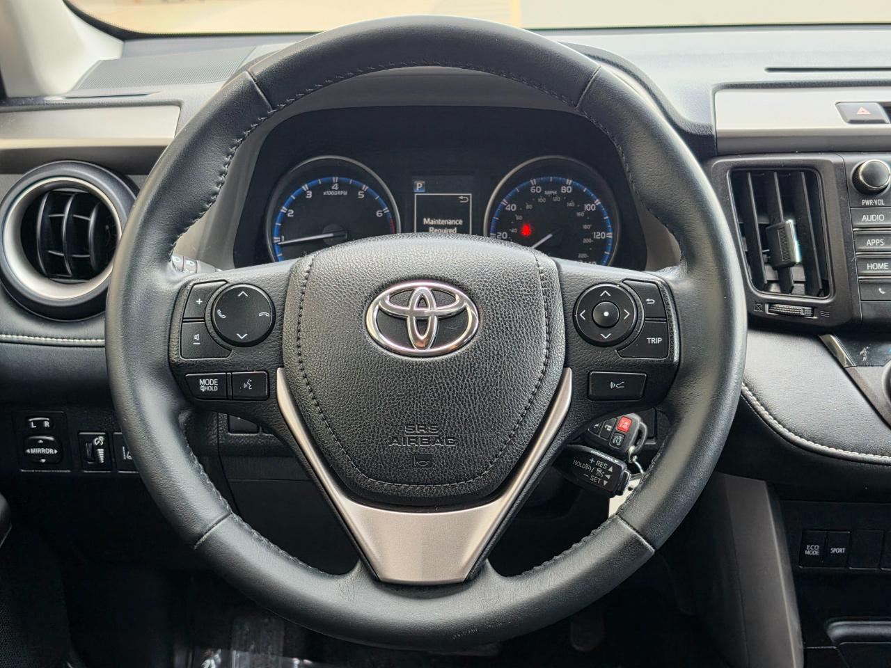 Toyota RAV4 XLE AWD (Natl) 2017