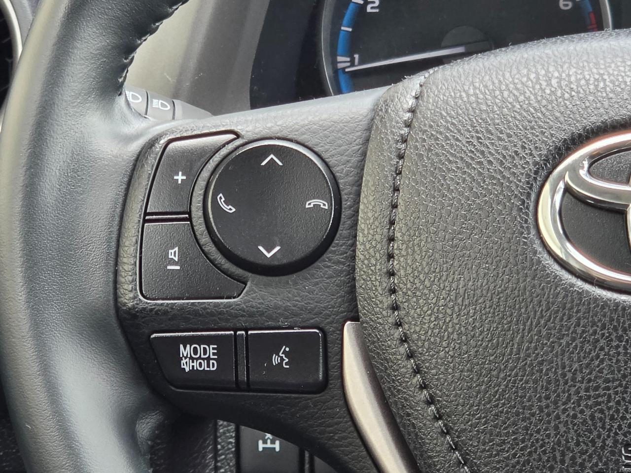 Toyota RAV4 XLE AWD (Natl) 2017