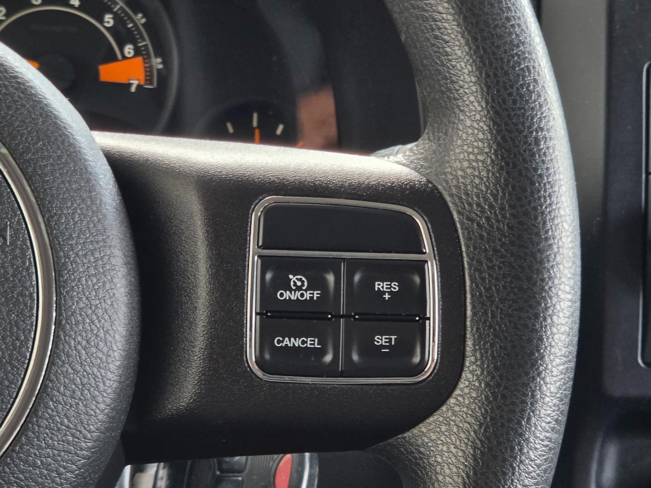 Jeep Patriot FWD 4dr Altitude 2014