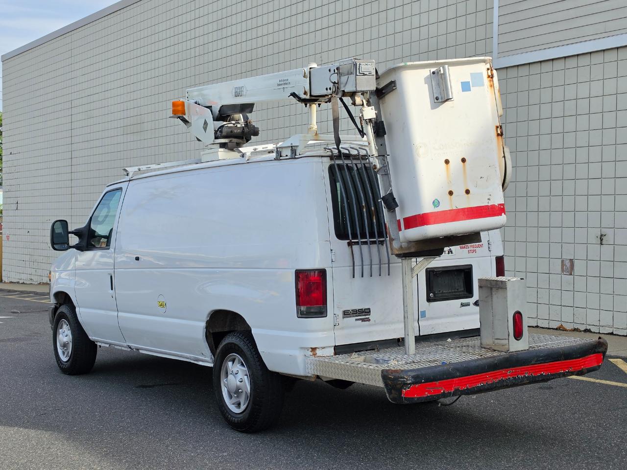Ford Econoline Cargo Van E-350 Super Duty Recreational 2011