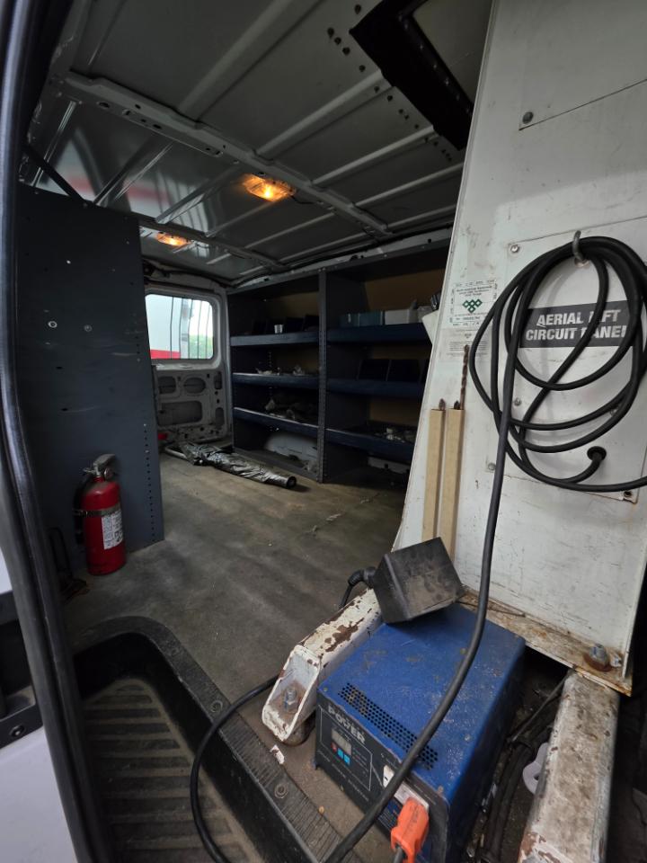 Ford Econoline Cargo Van E-350 Super Duty Recreational 2011