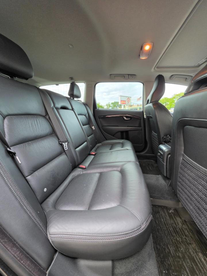 Volvo XC70 4dr Wgn 3.2L PZEV 2012
