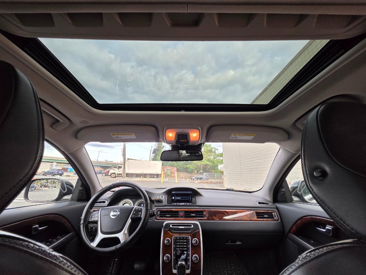 Volvo XC70 4dr Wgn 3.2L PZEV 2012