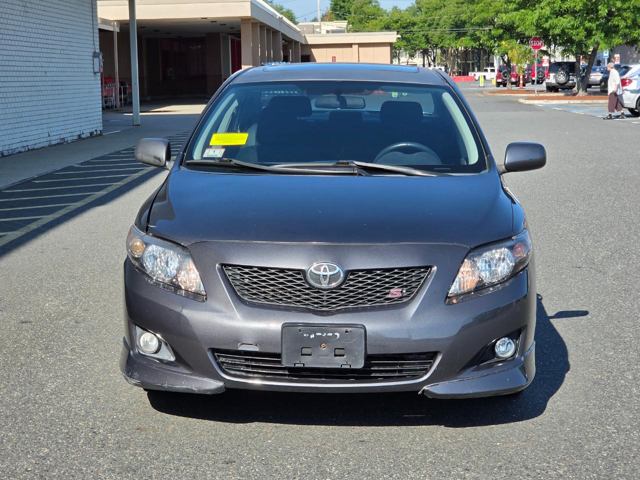 Toyota Corolla 4dr Sdn Man (Natl) 2010