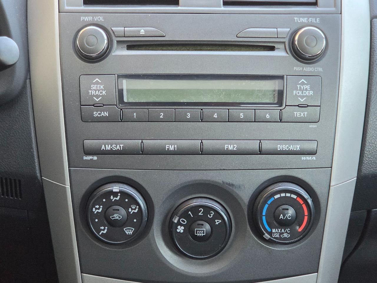 Toyota Corolla 4dr Sdn Man (Natl) 2010