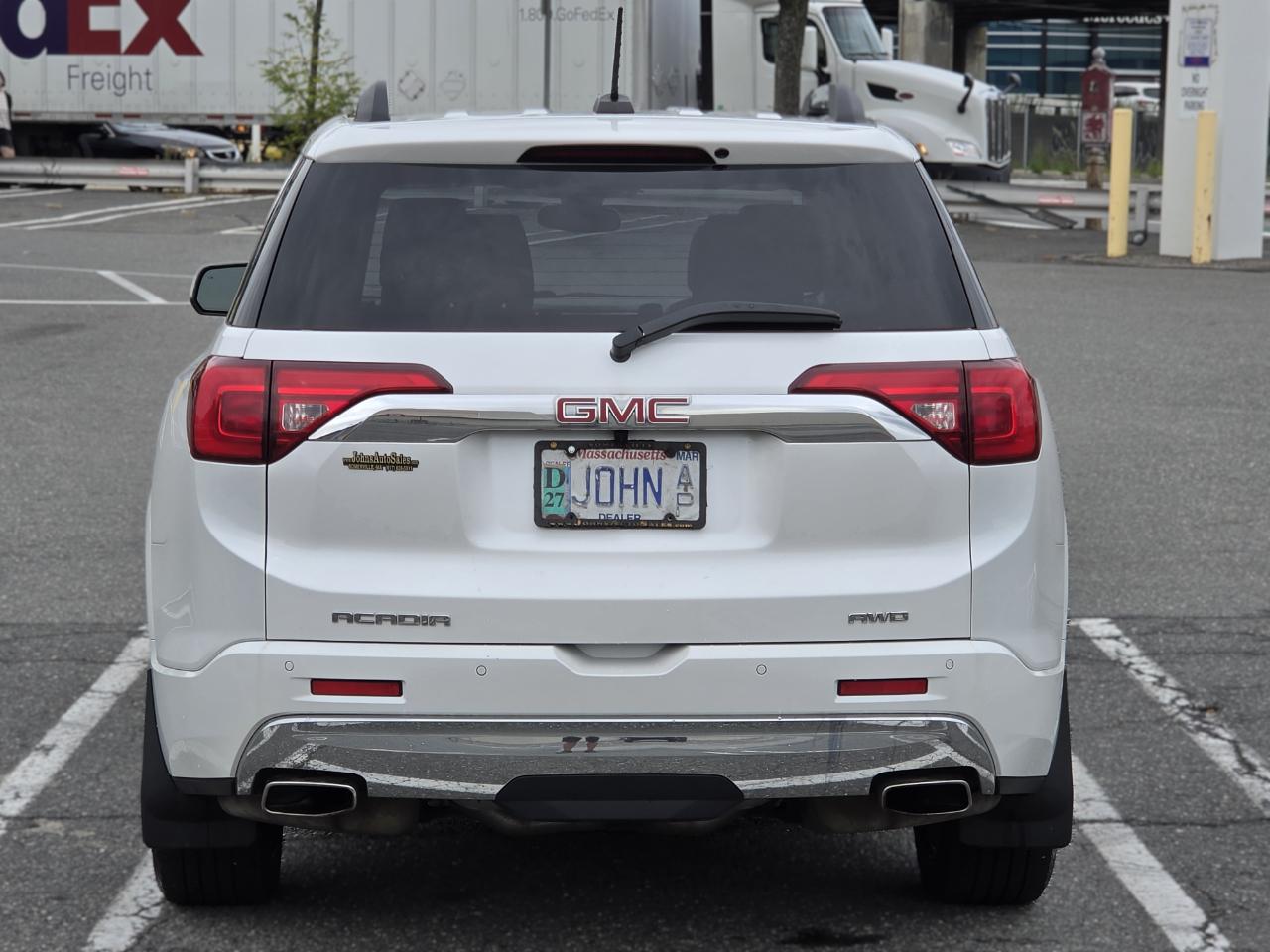 GMC Acadia AWD 4dr Denali 2017