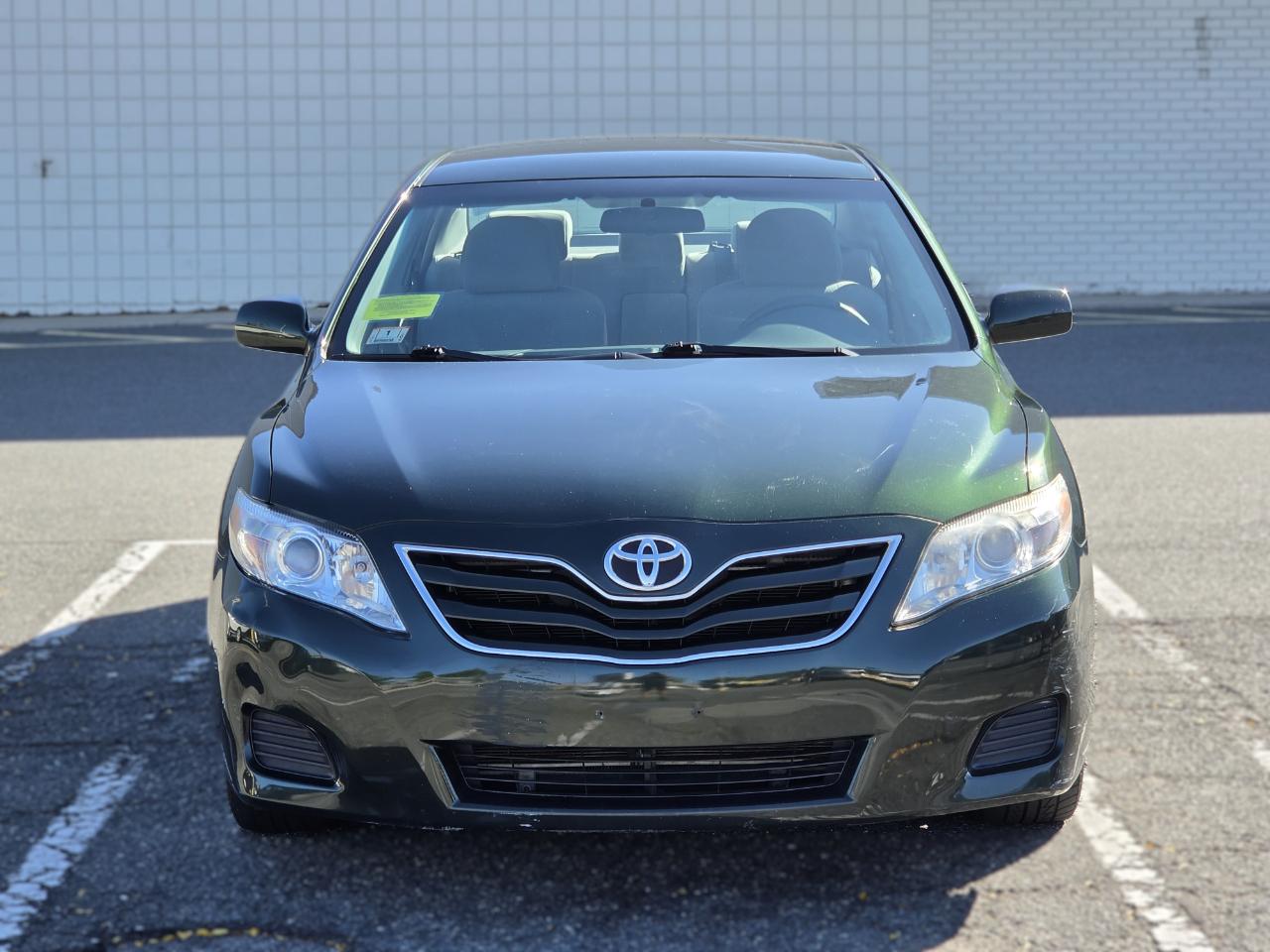 Toyota Camry 4dr Sdn I4 Man LE (Natl) 2011