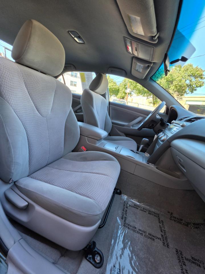 Toyota Camry 4dr Sdn I4 Man LE (Natl) 2011